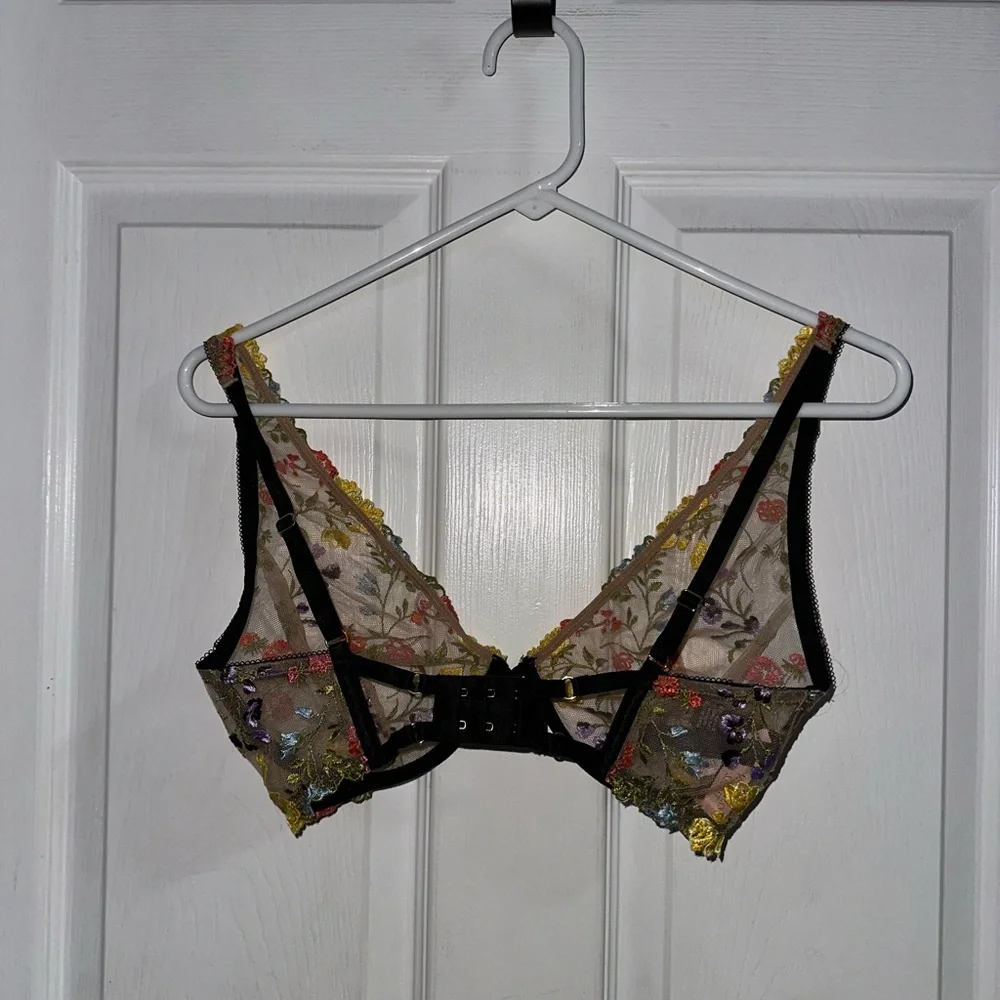 NWT Victoria’s Secret Dream Angel Bra Size 32DDD